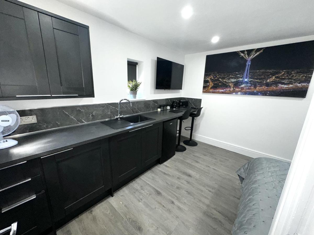 New Osborne Luxury Hottub And Jacuzzi Suites Blackpool Zewnętrze zdjęcie